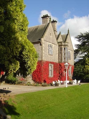 South Derbyshire’s leading hotel and WEDDING venue. With an award-winning restaurant,luxurious bedrooms Callow is the ideal Exclusive Use venue in the region.