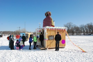 artswap's profile picture. we host art swaps now and then.  it all started on a frozen lake in MN.  learn how to make your own:  http://t.co/b0NQClnPnk