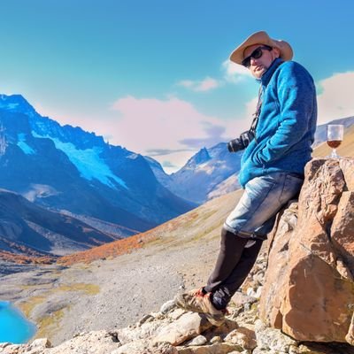 Descubrí que son las pequeñas acciones cotidianas de la gente común, las que mantienen a raya a la oscuridad, pequeños actos de honestidad y amor. Mithrandir.