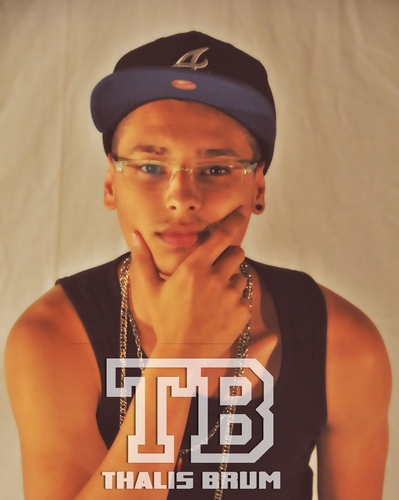 Rapper, Doido, Supersincero, Visionário, Idealista, Amante Insubstituível da @AnnaCalijurio | Curta: http://t.co/qOqjdhUHT8