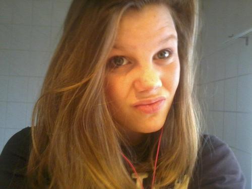 My Birthday ; 20 Avril.-* Si tu veux une fleur il faudra la cueillir ; Mais si tu veux mon cœur il faudra le séduire.*