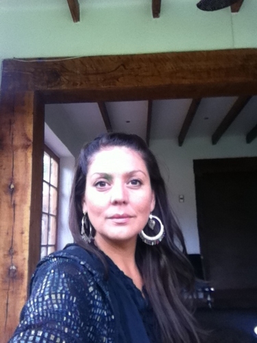 Mamá, Mujer Independendiente, Luchadora y disfruto la vida... Enamórate de ti, de la vida. Y luego de quien tú quieras