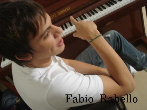- Fã clube Oficial dedicado ao lindo do @FabioRabello ,músico,ator e cantor brasileiro que nós amamos!!! Sempre com novidades! -