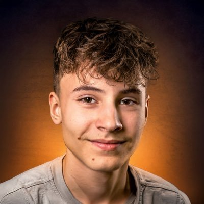 YouTube Thumbnail Strategist & Designer