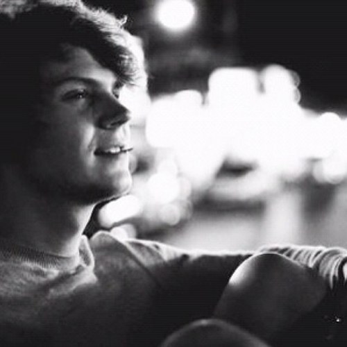 FuckYesEvan's profile picture. Evan Flawless Thomas Perfect Peters.