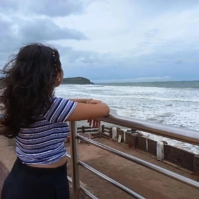 vibe_rays's profile picture. Tech Explorer📱💻| Constant Learner📖 | Traveler at heart ✈️ | Dream Big, Achieve Bigger 🌟
