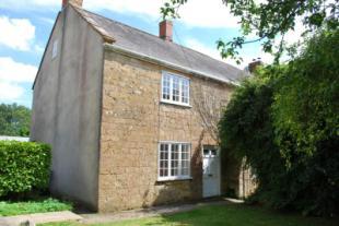 A luxury self catering holiday cottage in the heart of West Dorset! Village pub 50 yards away! Book now for Easter!