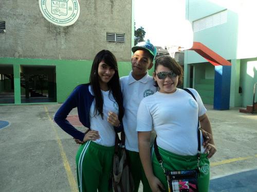 [♥ @yamili2109♥][♥09/12/11♥] #senciillO  |nO cOpy mee'| http://t.co/fKHgg0fVFT