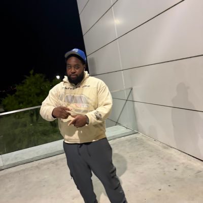 Music Artist | IG:TRESIX5IVE | Tresix5ive@gmail.com | New single Pop Shit “ Out Now 👇🏾👇🏾