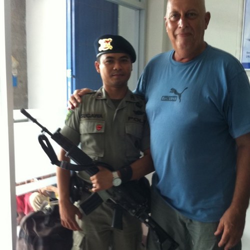 hbradcrompton's profile picture. 