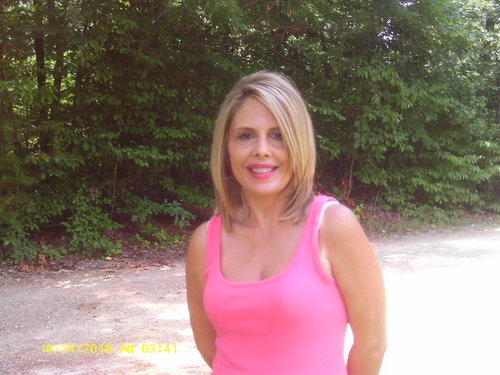 I love to read, hike ,spend time with friends. I am a published freelancer with Country magazine, Reminisce, and many others.