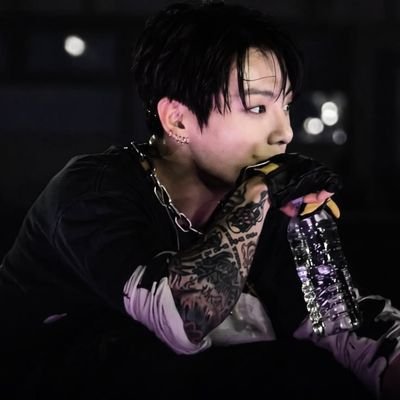 GlowingSeraph's profile picture. ᴋᴇʀᴏꜱᴇɴᴇ, ᴅᴏᴘᴀᴍɪɴᴇ, ᴄʜᴇᴍɪᴄᴀʟ ɪɴᴅᴜᴄᴇᴅ.  #MDNI #Parody #Idol #BTS #Bi #FandomlessOC.