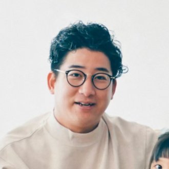 有限会社ストリーム代表｜アスリートと企業の架け橋｜最適なタイミングで資源を結合｜30 代で起業←スタートアップ←広告代理店←小売企業｜九州出身｜5 歳息子・2 歳娘の父｜麦酒・刺身とラグビーが好き｜公式サイトは検索