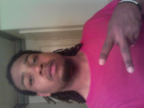 My name is steve um 6,4 brown skin very dwn to earth person love sports I live in atlanta but is from chicago IL