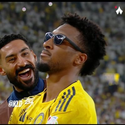 متصدر لاتكلمني