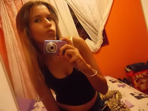 Amo Minha mae minha familia tda meu namoradoo sou muito fã do Luan Santana ii do Neymar
