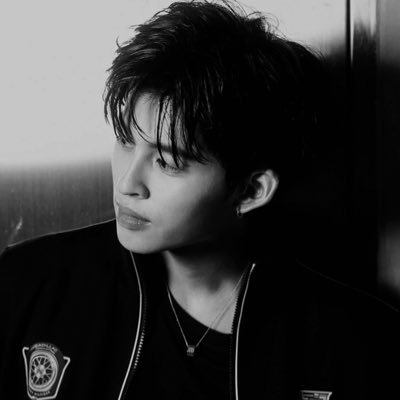 李, SEAN.