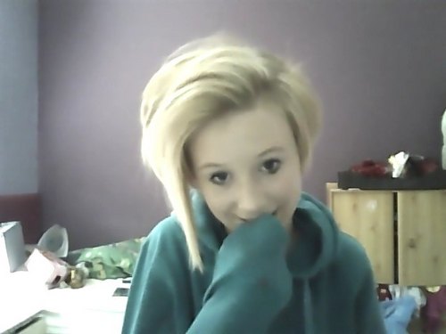 follow me and ill follow you back:-) natural blonde, blue eyes x