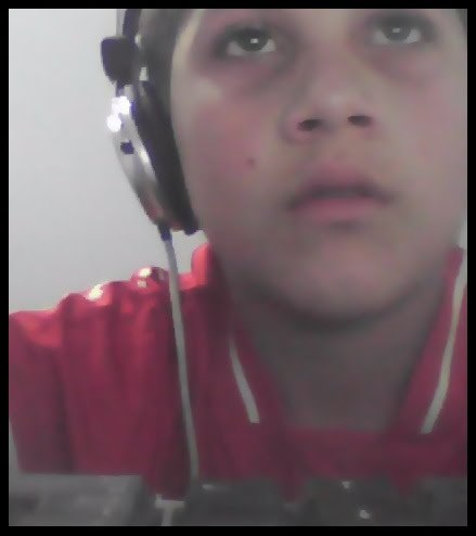 #Ousadia&Alegria ;* E a inveja continua rodiando agente
Sou sofredor mais to botando ai na chapa quente (8)