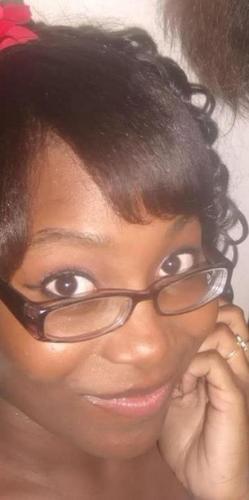 hey hey !!! :) im queet . i injoy the lil things in life . like QT wit my family & friends . i love my beautiful daughters De'Zyire & Dezyn'Nae 3