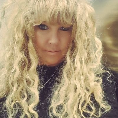 👑🖤👠👠Never underestimate the power of a kind women🌹Kindness is a choice that comes from incredible strength ❤Poetry 📖🖋SAVE OUR CHILDREN 👪🇺🇲🇺🇲MAGA