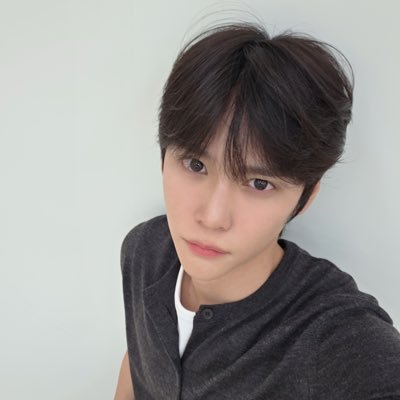 두..