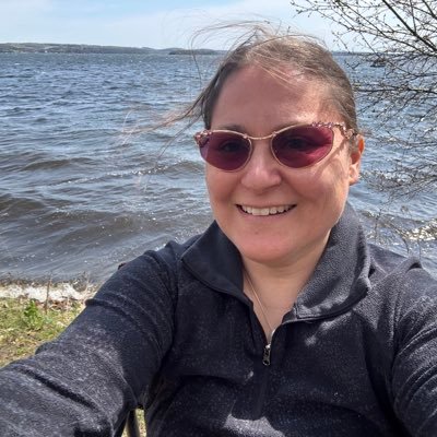 Inclusive Educator, Artist, Book Lover, & Reiki Master. Always busy creating a better world 🇨🇦