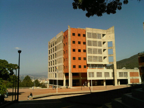 Programa de la Universidad Metropolitana para estrechar vínculos, a través de la formación permanente, con los docentes de Educación Media.