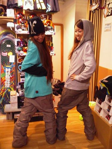 love outdoor*snowboard*trip*driving*blackmusic*dance．．but,can not well ;;*mountain climbing．．i will:)ｉwant*