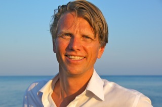 Founder @sentifi, co-founder @somexcloud and co-built several other Comp. Now building the largest Financial Crowd-Intelligence globally: http://t.co/QsY3pymL83