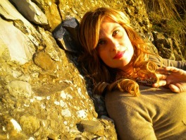 cristinaantoni's profile picture. Giornalista, PR .Passione per l 'arte e la  politica....la musica e la  poesia.,perchè la vita è un brivido che vola via.....  ,