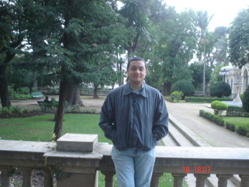 DanielMartinezE's profile picture. Judoka, colocolino, Socialista, enamorado hasta las patas, y amante de la música Chilena, y por sobretodo AMANTE DE MI CHÓN Y MI FRAN.