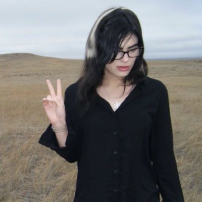 ♱