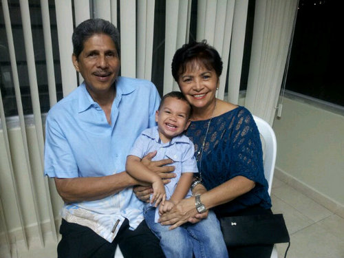 Esildda's profile picture. Lic.en Fiinanzas, jubilada, Panameñista. Fiel creyente en que; Para estar de pie en la vida, hay que estar de rodillas ante Dios.