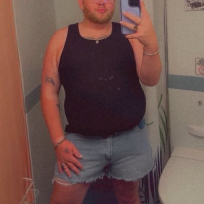 18+ NSFW. This page consists of content that is sexy enough to make me cum. Enjoy 😉 #Aquarius