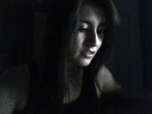 ItsevolutionIsi's profile picture. Mi definición? no sabría dartela, lo único que sé esque hay algo que me lleva a otro mundo es la música. Esa que tú llamas ruido, Yo llamo arte.