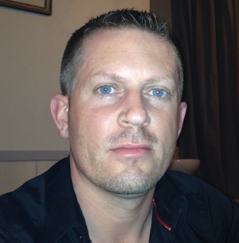 iPhoStaff's profile picture. WebDesigner / Fondateur de http://t.co/08HzSYA7Bl - Suivez-nous sur @iPhonote