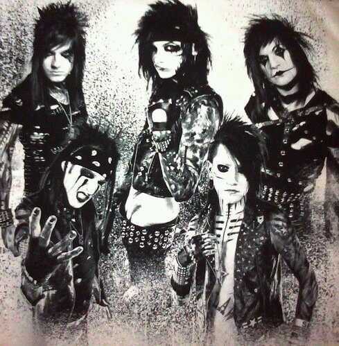 I tweet quotes from the band Black Veil Brides. Andy tweeted me once. Run by @wondxrless #BVBarmy