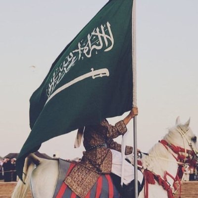 إنسانة تؤمن بالرحمة، وتنتظر من الله لُطفًا قريبًا.