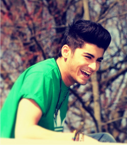 1/5 of One Direction. I love @MelCPuckett_xo. #XO familyyy. Dad of @KrissiePimenova and @AlishaMalik_xo