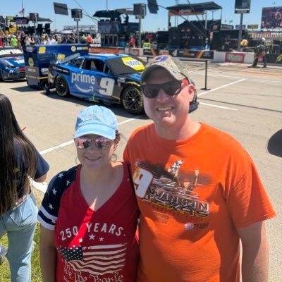 I’m from Texas & a huge fan of NASCAR. My favorite drivers are Chase Elliott & William Byron.