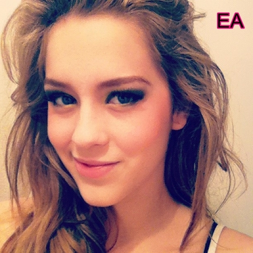 Eu Acredito no Amor, Acredito que Mesmo na Distância, Uma Pessoa Pode Amar a Outra, Acredito na Felicidade, Acredito em Vc! @SophiaAbrahao
Criado: 07/04/12