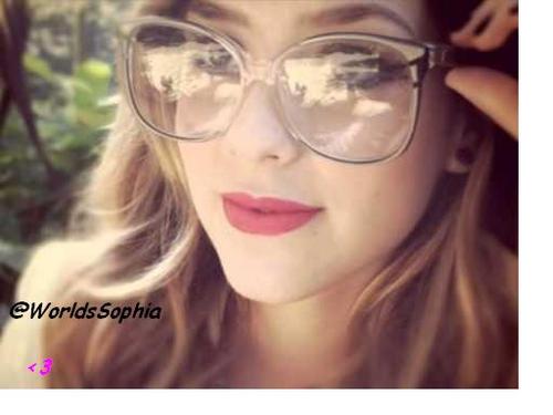 Minha vida se rusume em vc!Obrigada por existir!TeAmoDemaisAmor
Since:07/04/2012
Se o chão abrir eu vou estar junto com vc (8)