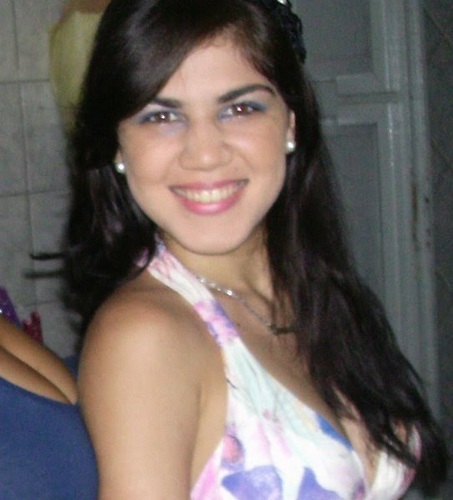 17 Aninhos,Capricorniana,ABCDISTA com muito amor,Ciumenta,Carinhosa e Adoro meus amigoo ;D