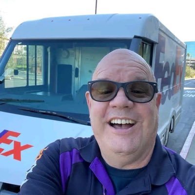 FedEx delivery agent, Happy to help in,RECOVERY of lost package 📦, Delivery of lottery package prize 🏆, MESSAGE me for a Happy service 🎁🎉