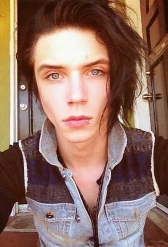 Andy Biersack-Lead Singer For Black Veil Brides REBELS EP & SET THE WORLD ON FIRE available everywhere (RP)