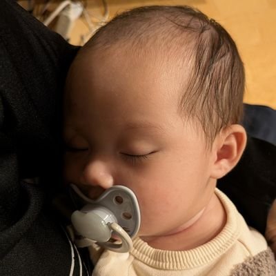 むらのサブ垢だったのですがこの先はもう1つやっていたYouTubeチャンネルでアップしたチビの成長記録動画や歌以外のことを📮していこうと思っているのでよろしければチャンネル登録してやってください❣️よろしくお願いします🙇　DMやりません🙏