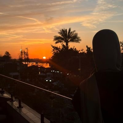 مُسلمه. 
صَلِّ على الحبيب قلبك يطيب💚