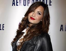 bom esta aqui uma grande fã da Demi como muitas aqui rsrs Loca pela @ddlovato E AMO O @AustinMahone sz