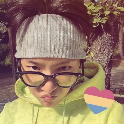 Lyxy⁷ | jhope twink de regata preta no molejo
